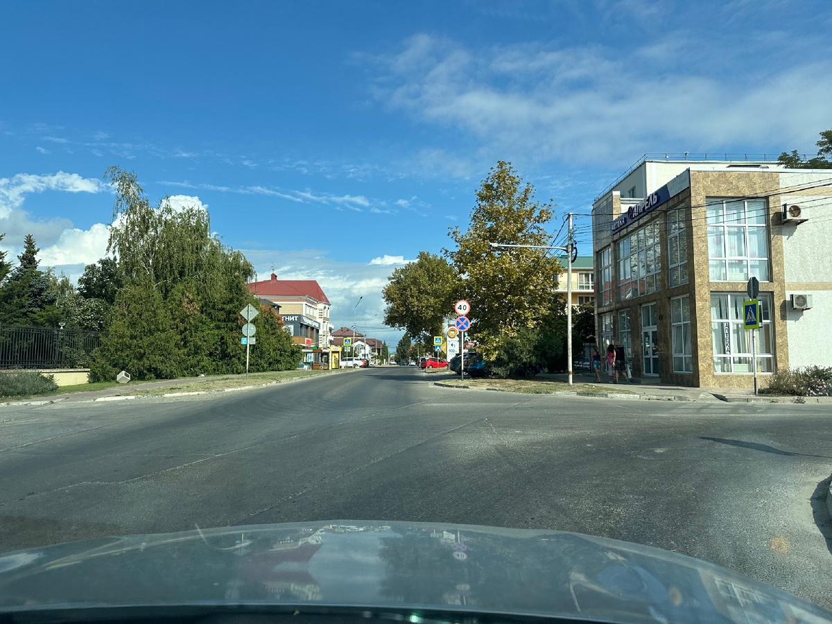 В Витязево.