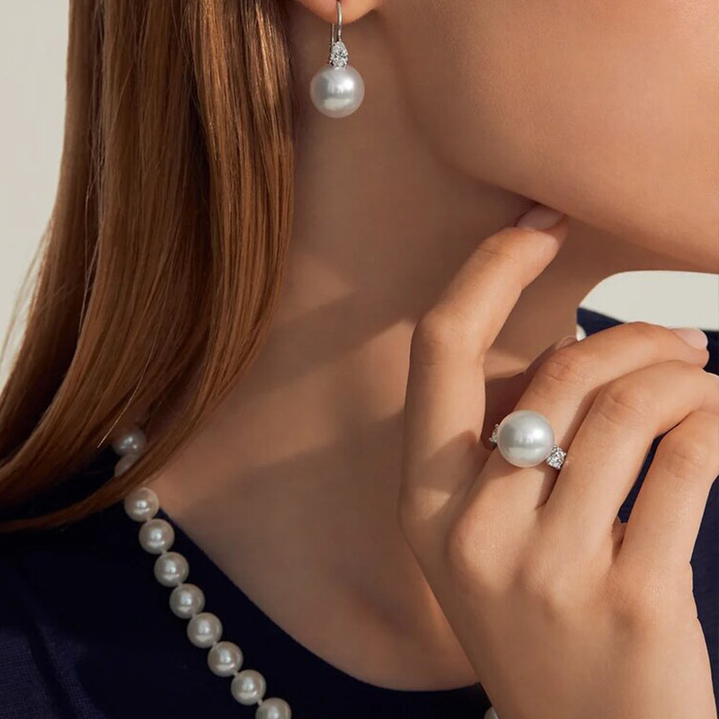 Серьги, кольцо и колье Mercury Classic из белого золота с бриллиантами и жемчугом