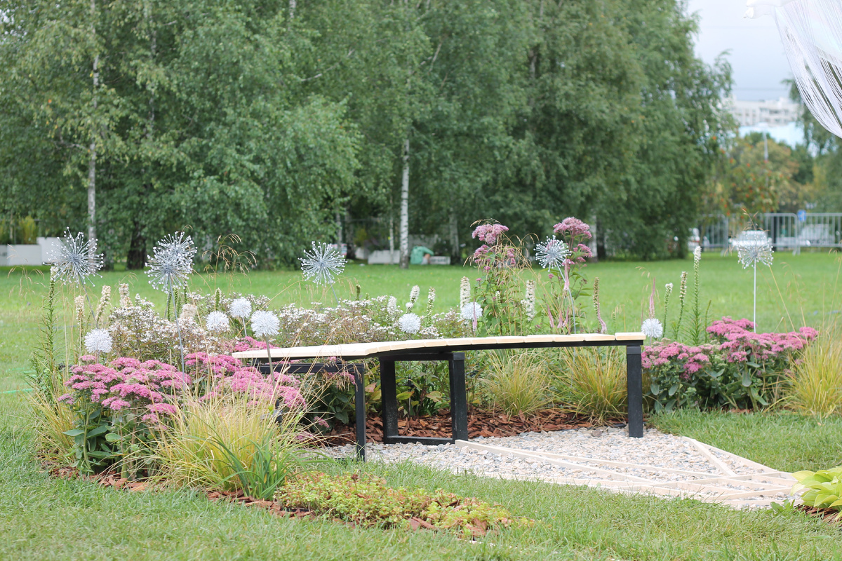 Это типа одуванчики. Светятся, наверное, красиво в темноте.