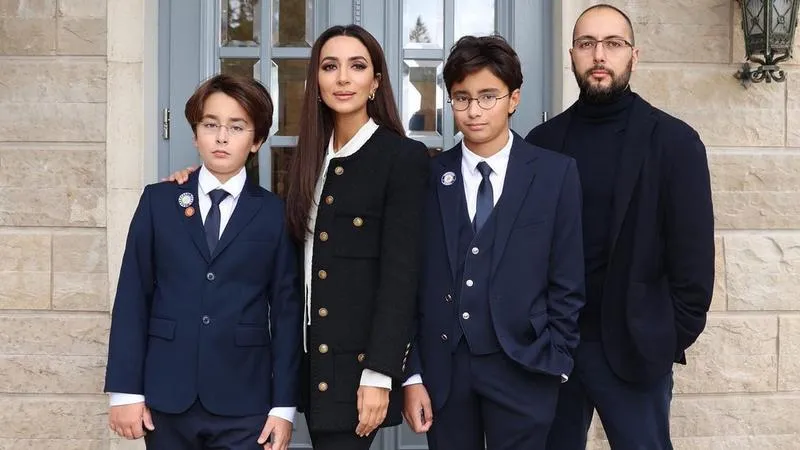 Сыновья Зары с мамой и ее братом 