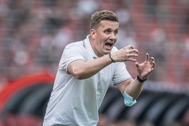 Радость обладания исказила лицо до неузнаваемости