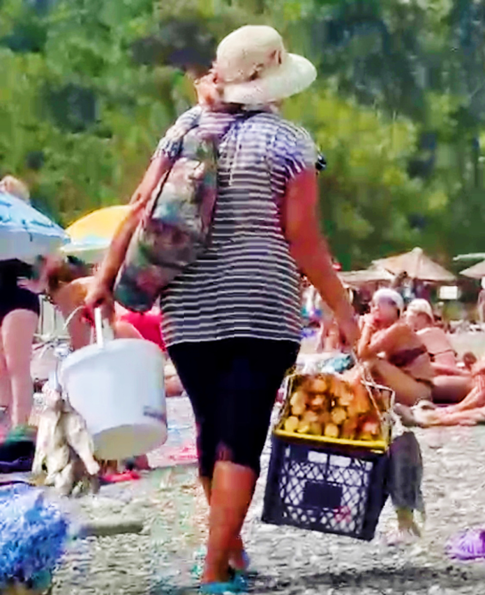 Фото три дня назад с пляжа в Пицунде