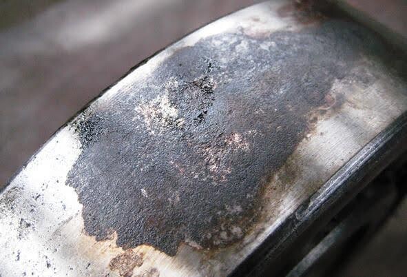 Фреттинг-коррозия посадочной поверхности внешнего кольца шарикоподшипника