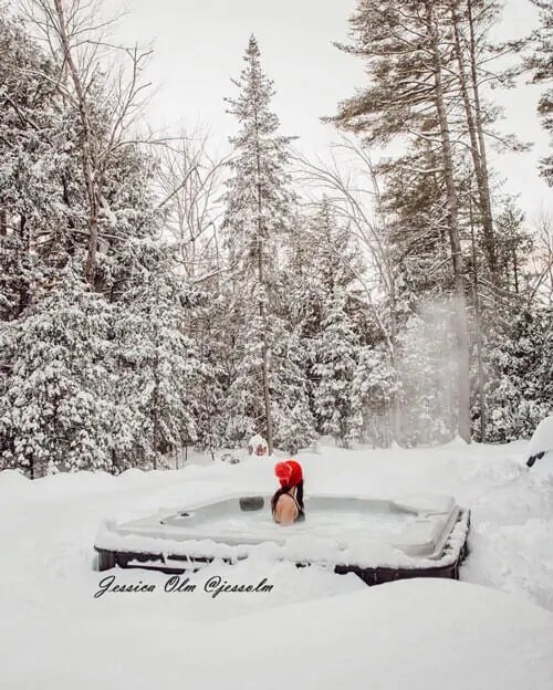 Уличный джакузи в отеле стал синонимом роскоши и восстановления сил. Мини бассейны спа предлагают гостям возможность расслабиться и отдохнуть после долгого дня, проведенного в дороге или осмотре достопримечательностей. 