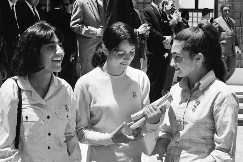 На фото будущие специалисты (слева направо): Афифи Сарори, Аниса Ойди, Зайра Бабур