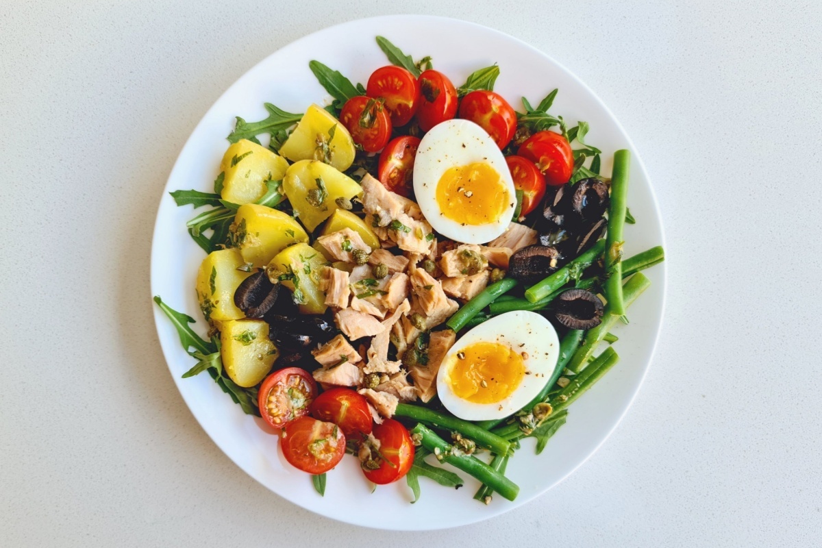 Enjay101 / Shutterstock / FOTODOM📷Салат «Нисуаз»