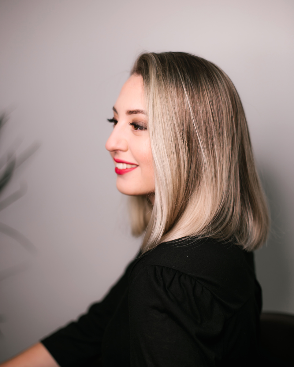 Окрашивание в технике Airtouch в салоне красоты Maesteria