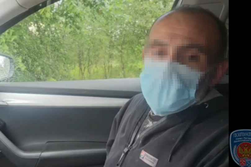     Фото: скрин/видео пресс-службы Управления Госавтоинспекции по Петербургу и Ленобласти.
