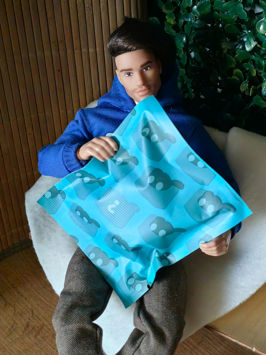 - Лео, пакет вверх тормашками.