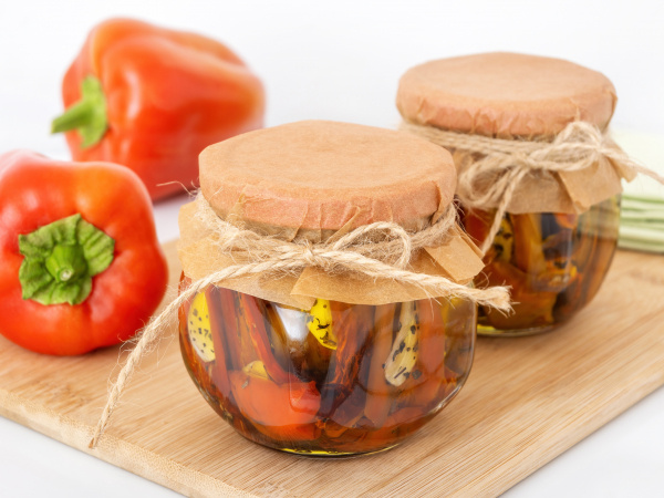 Зима длинная, а душа требует вкуса: наши любимые заготовки из болгарского перца, которые мы каждый год едим с удовольствием