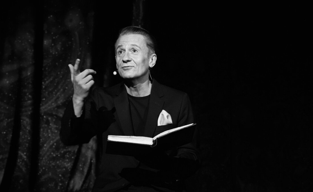 Олег Меньшиков