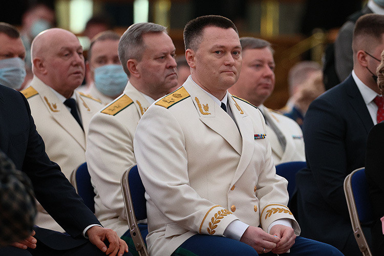    Еще один вопрос: кто же займет должность генерального прокурора?.   
Фото: © Federation Council of Russia / Global Look Press/ www.globallookpress.com