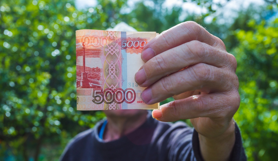 Примут за мошенника — не выдадут деньги. Новые правила снятия налички в банкоматах с 1 сентября: что изменится для россиян