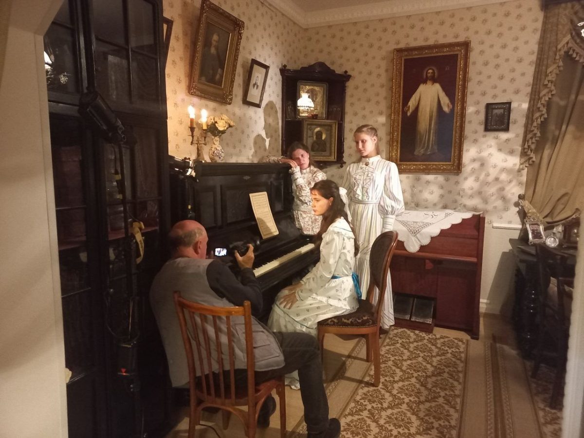    В документальном фильме впервые используют редкие видео и фото из монастырского архива, киноархивов России