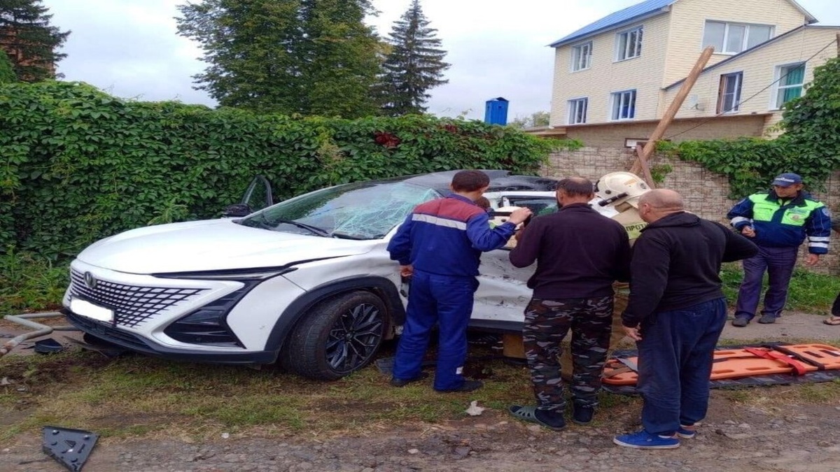    Фура и "легковушка" столкнулись в Курской области