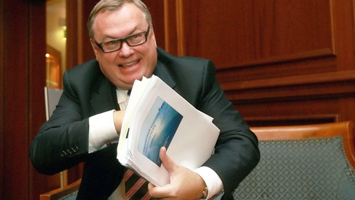 Банк обязан предупредить вкладчика заранее, чтобы у него была возможность вывести деньги