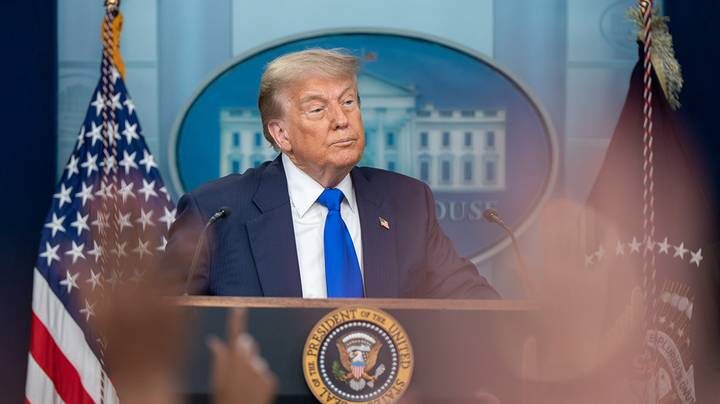 Трамп заявил, что США больше не тратят деньги на Украину