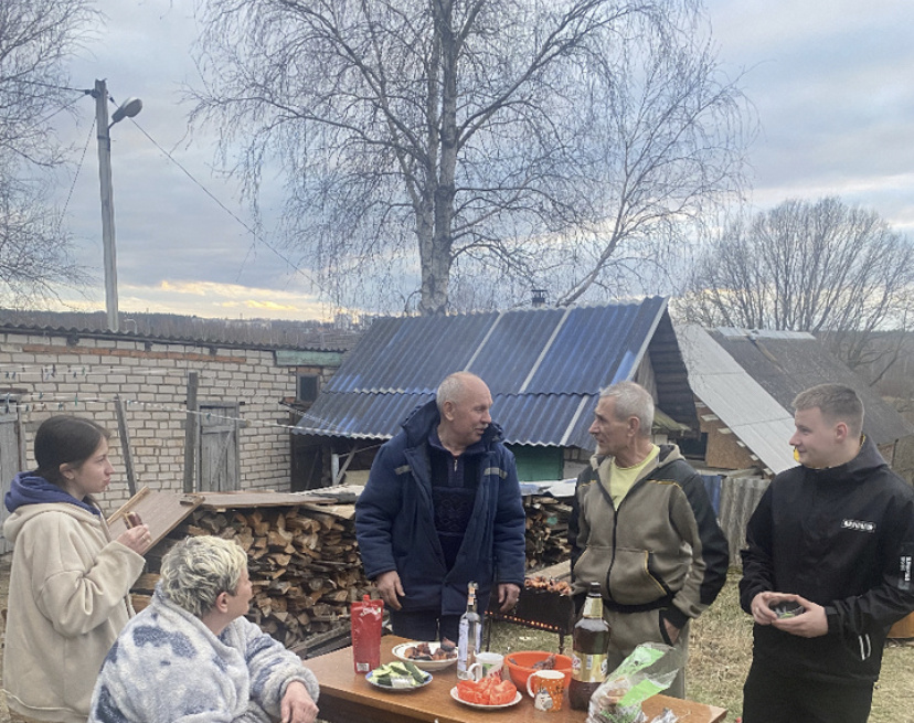 Беларусь. Март 2025. Муж с тестем и родственники. 