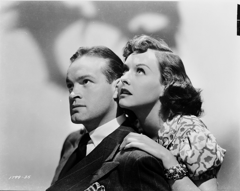 Кадр из фильма «Кот и канарейка» (1939)