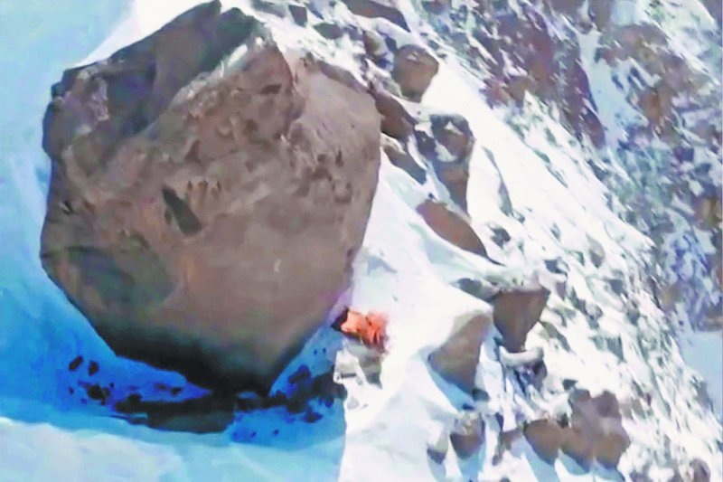 ГОРЫ ХРАНЯТ  ТАЙНЫ