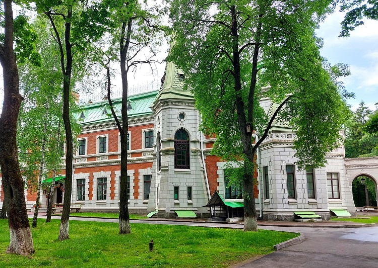 Республика Беларусь. Дворец Козелл-Поклевских в Красном Береге.