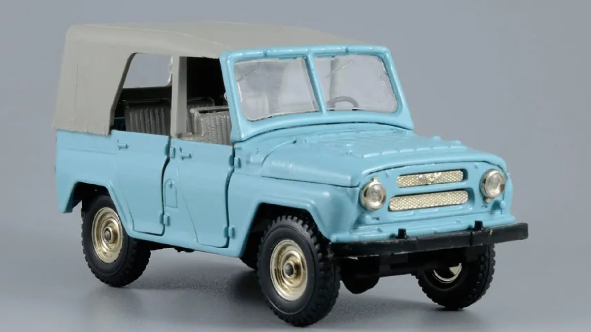 УАЗ-469, производитель: "Радон"/"Тантал"/"Агат", г. Саратов. Фото взяты с ресурса livejournal. Коллекция масштабных моделей пользователя diecast_43.