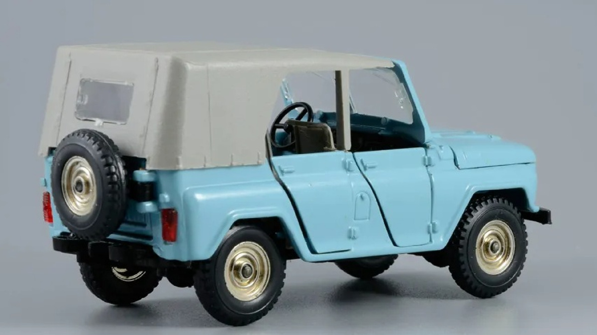 УАЗ-469, производитель: "Радон"/"Тантал"/"Агат", г. Саратов. Фото взяты с ресурса livejournal. Коллекция масштабных моделей пользователя diecast_43.