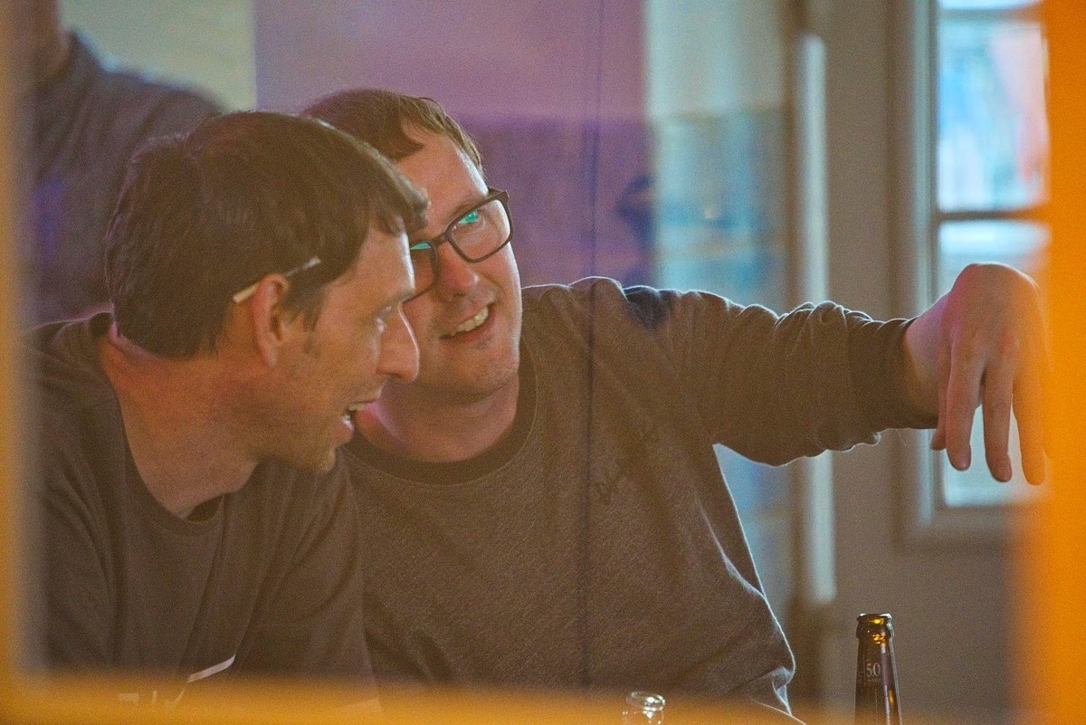 Founder Parmon & artist Voda during Phonocake anniversary session