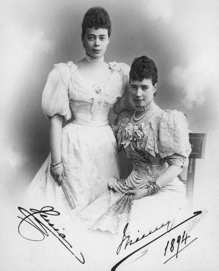 Императрица Мария Федоровна с дочерью великой княжной Ксенией. Фото из интернета