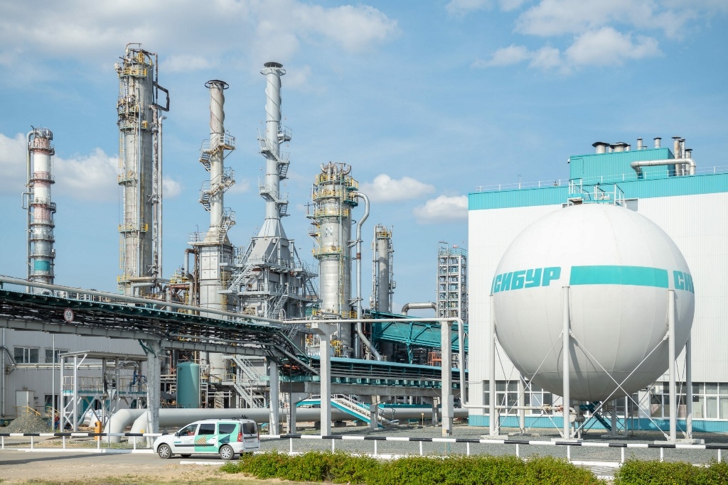Завод "Сибур Нефтехим Дзержинск" в Нижнем Новгороде. Источник: Яндекс.Картинки