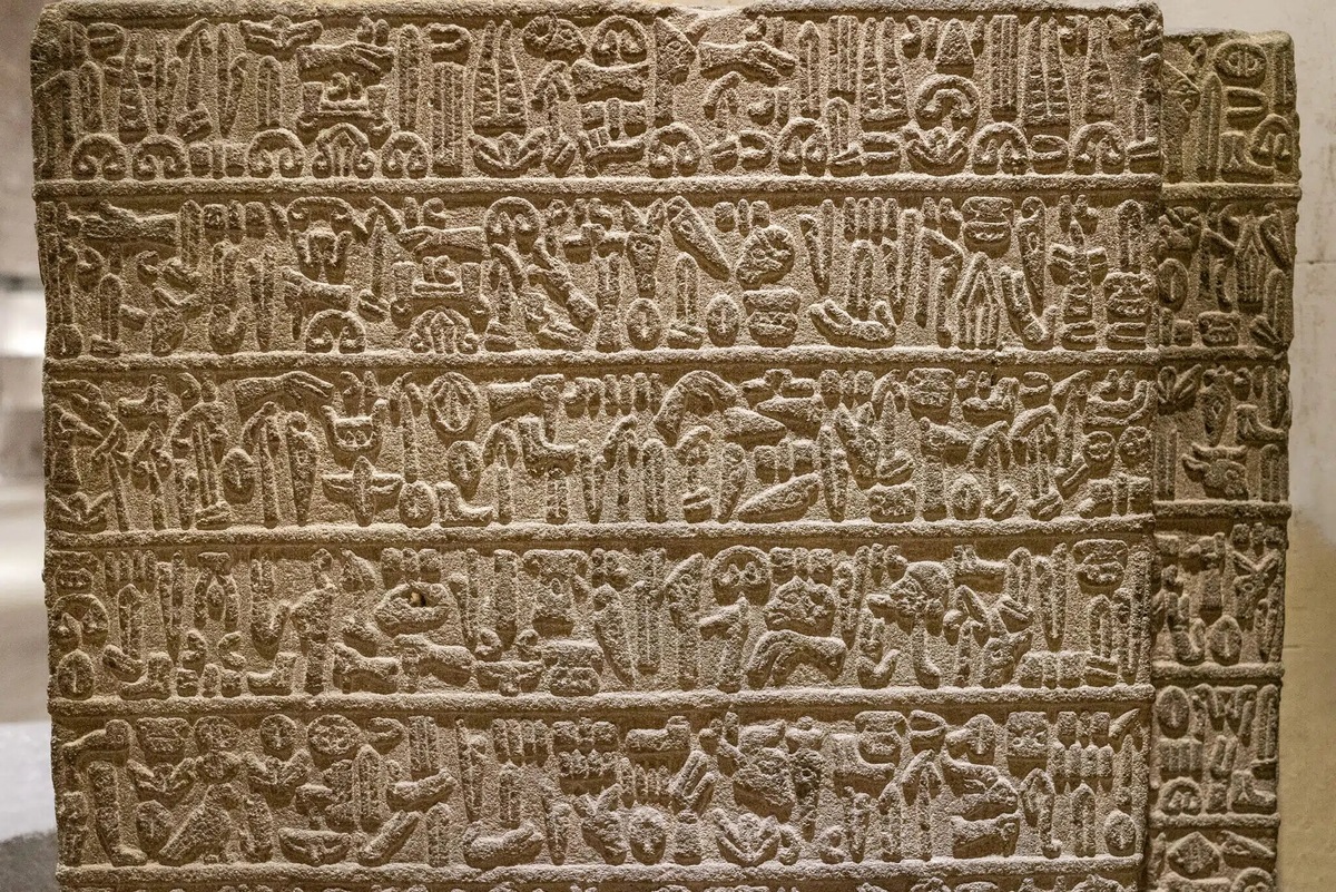 лувийские иероглифы