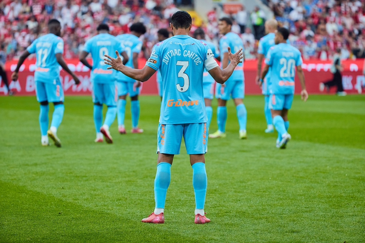     Дуглас Сантос. Фото: ФК «Зенит»