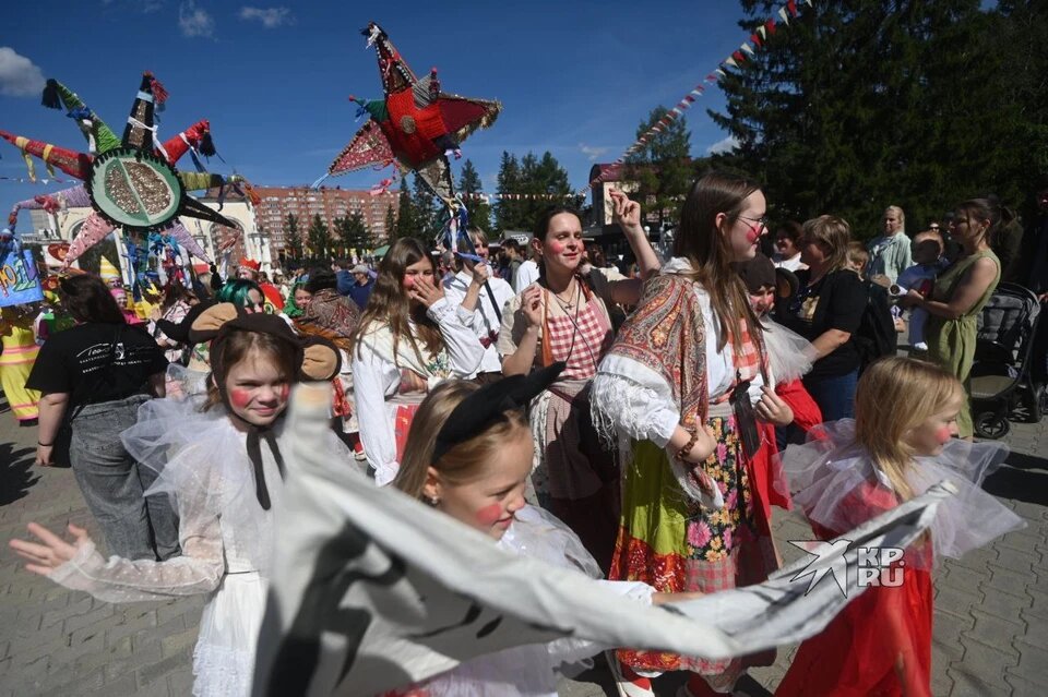   В Екатеринбурге прошел фестиваль театрализованных представлений «Лица улиц»