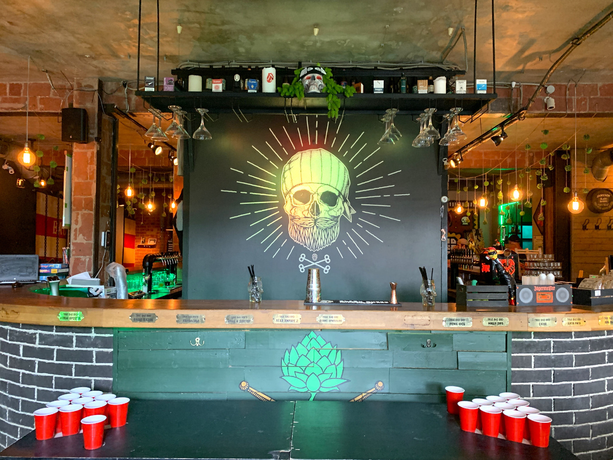 Интерьер Bad Bro Bar