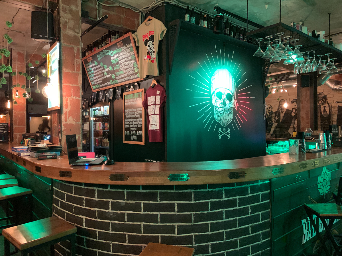 Интерьер Bad Bro Bar