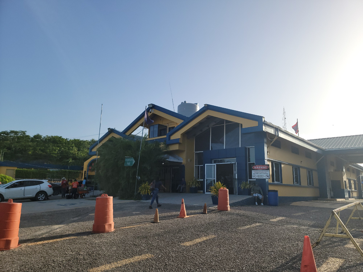 Здание миграционной службы Белиза