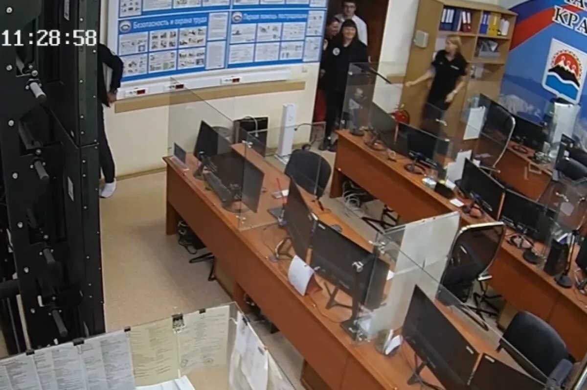    Глава ЧС Камчатки: наши хрупкие девочки отважно работали в землетрясение