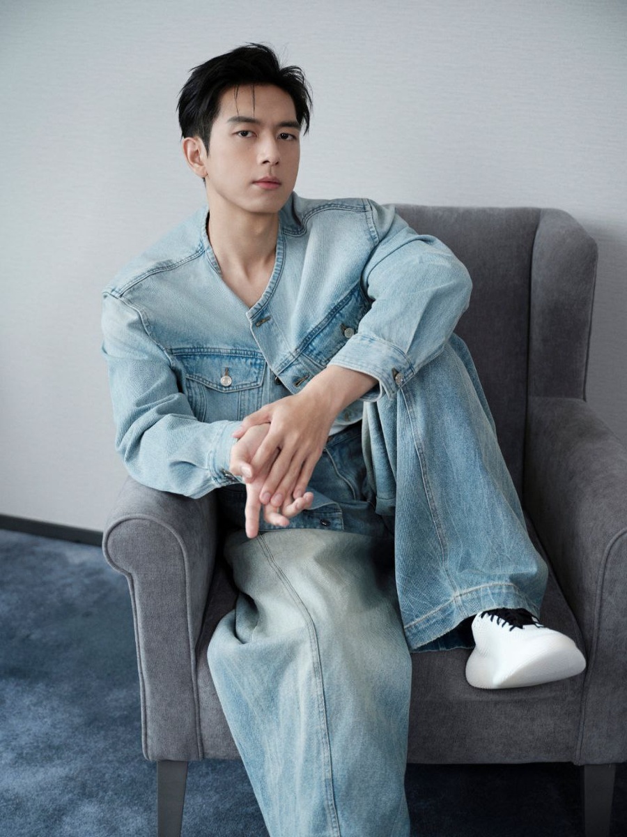 Актёр Ли Сянь. Листайте галерею...