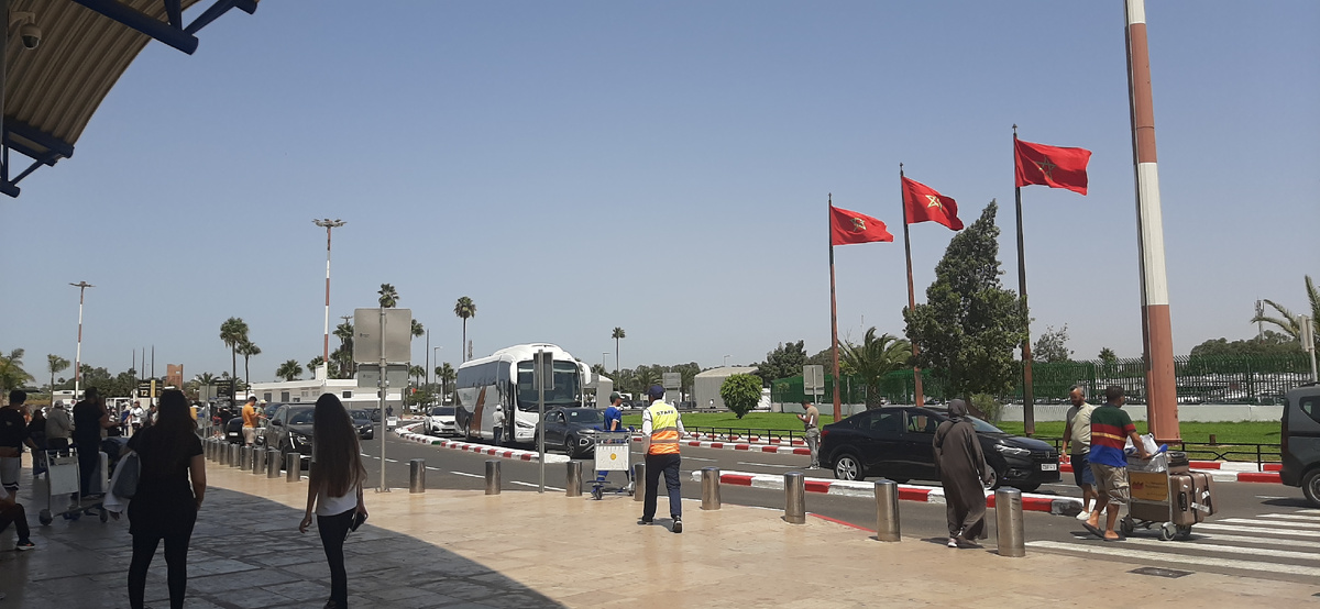 Марокко (Касабланка). Возле аэропорта "Мухаммед Пятый".