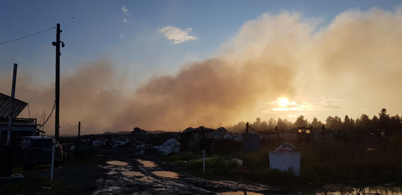    Мусорный полигон горит под Кондопогой на площади 3000 квадратных метровИрина Меркова