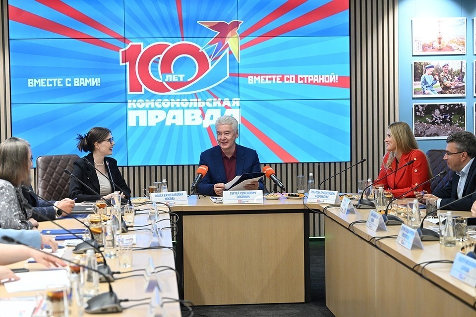    Сергей Собянин рассказал журналистам «Комсомолки» о том, как будет развиваться город. Евгения ГУСЕВА