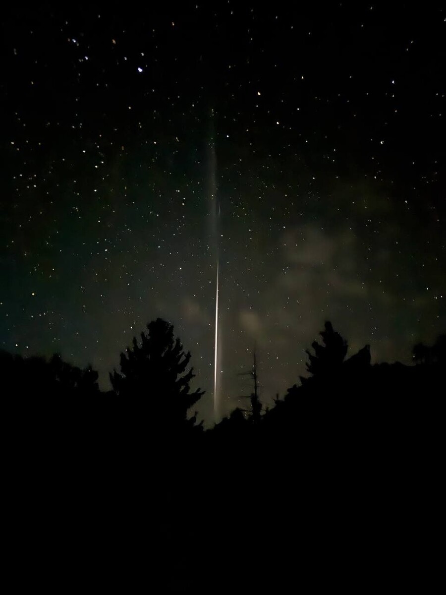    Загадочный след в небе. Источник: "Операция Z: Военкоры русской весны"