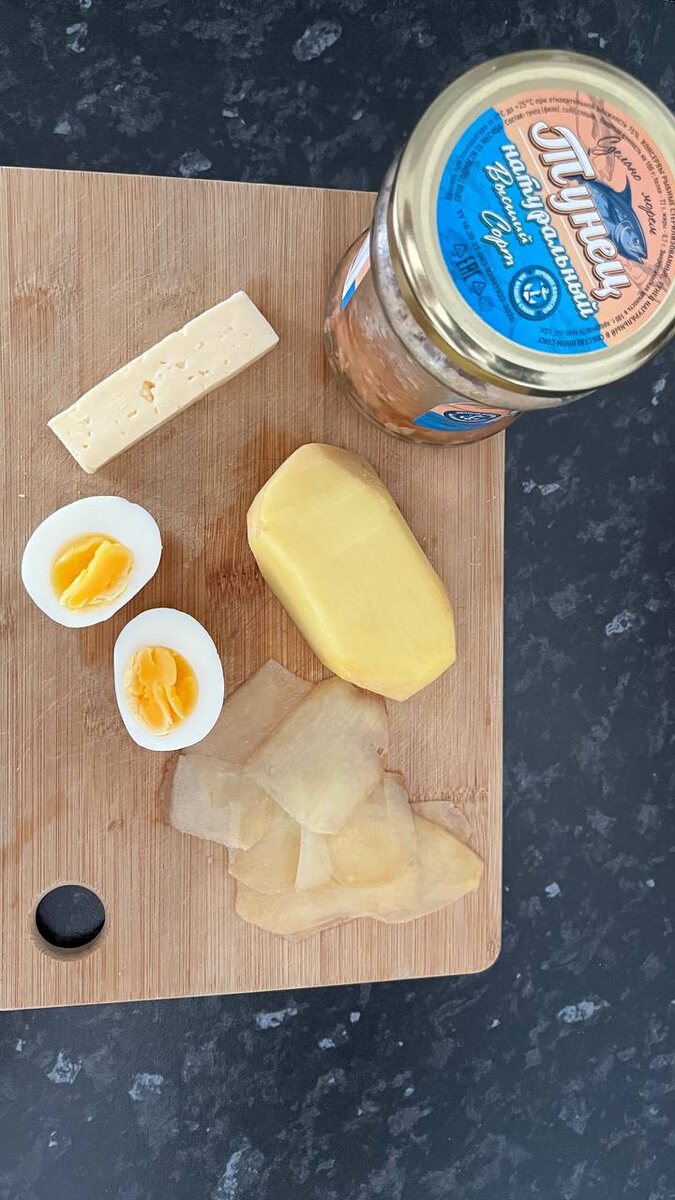 Картофель, сыр, тунец, яйцо