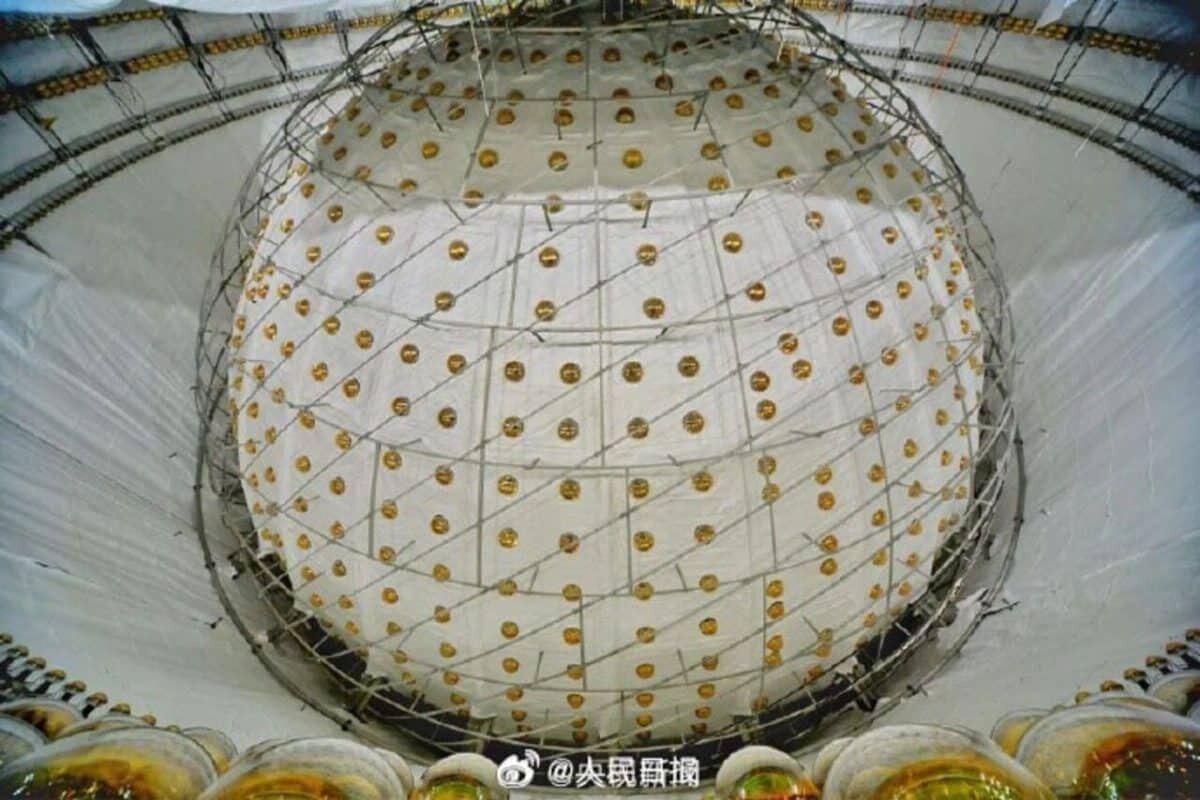    «Подземная нейтринная обсерватория Цзянмэнь» (JUNO) / © China Science