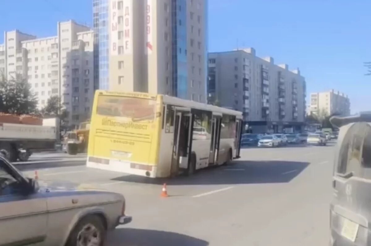    Водитель автобуса НефАЗ погиб в ДТП в Новосибирске