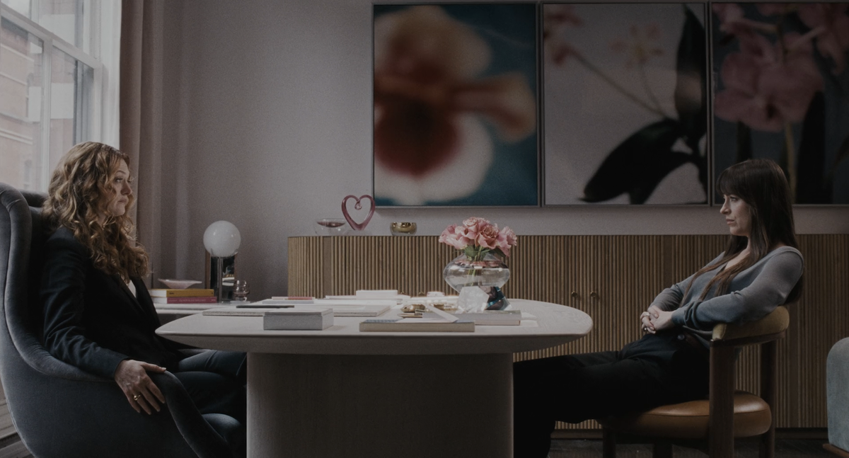 Кадр из фильма «Материалистка»