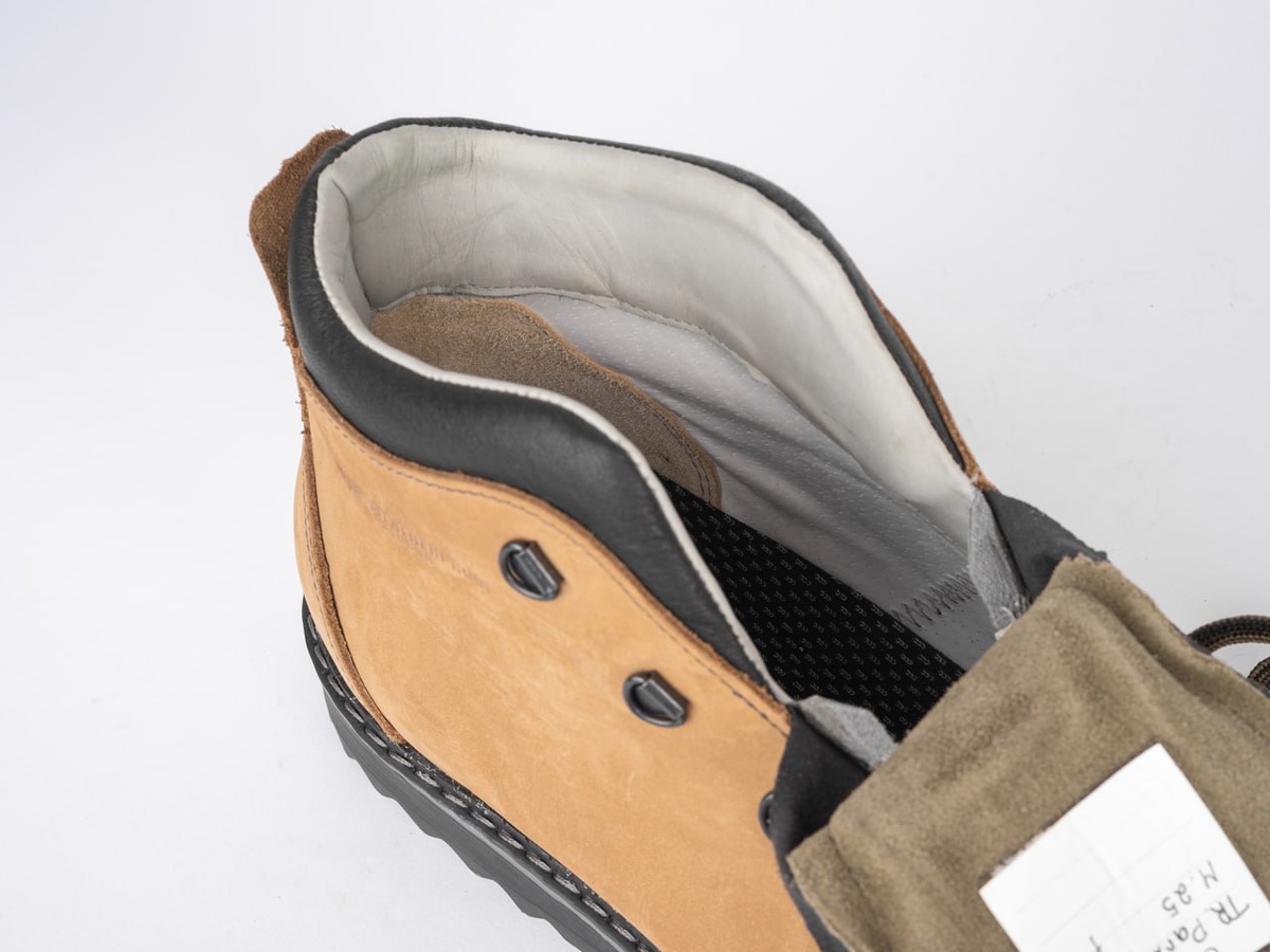 Подкладка из натуральной кожи + кожкарман против истирания пятки.