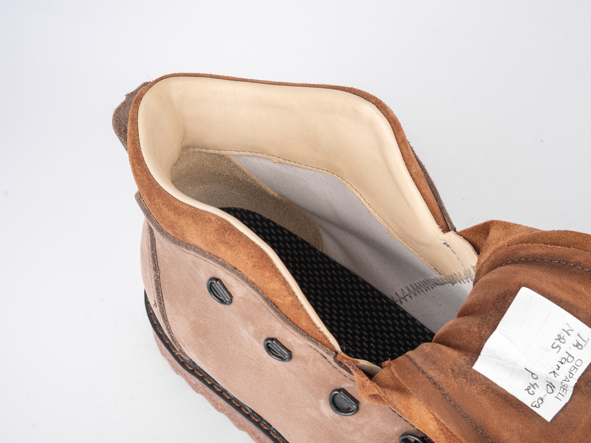 Подкладка из натуральной кожи + кожкарман против истирания пятки.