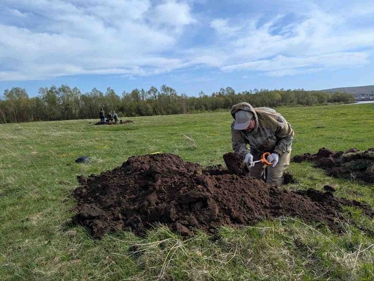   Фото с раскопок. Источник: официальная страница «ВКонтакте» геопарка «Янган-тау»