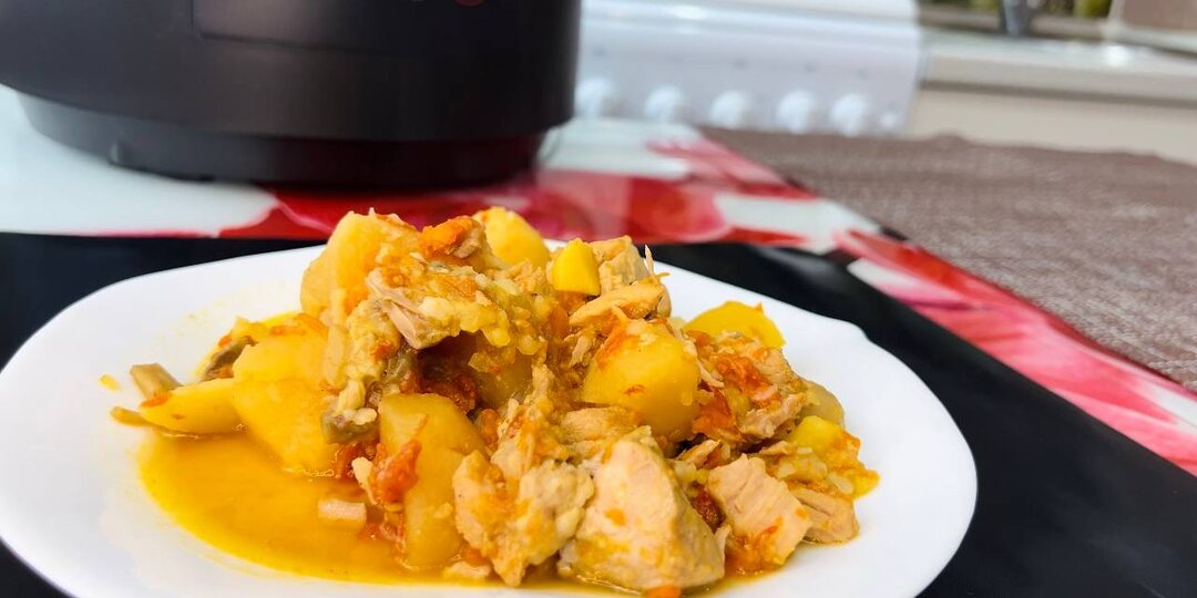 Тушеный картофель с мясом в мультиварке